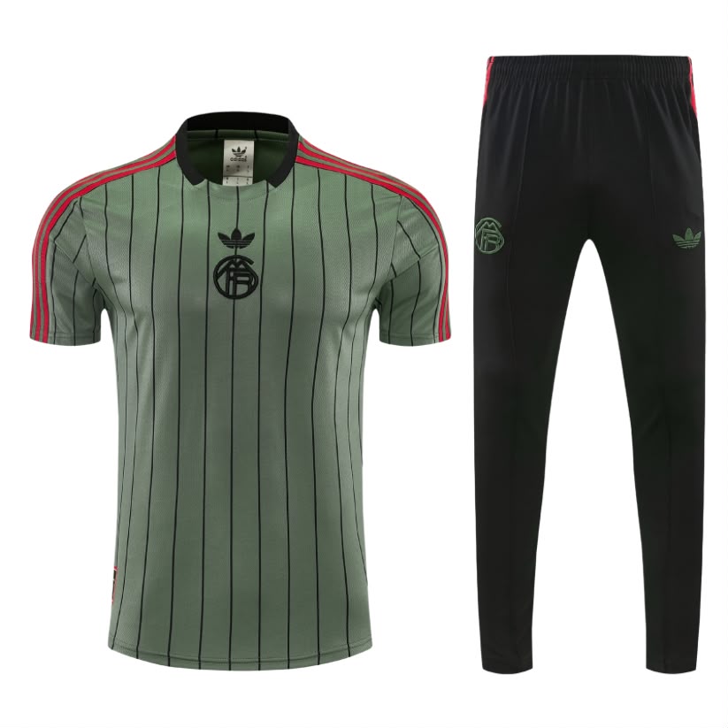 Ensemble t-shirt jogging Bayern